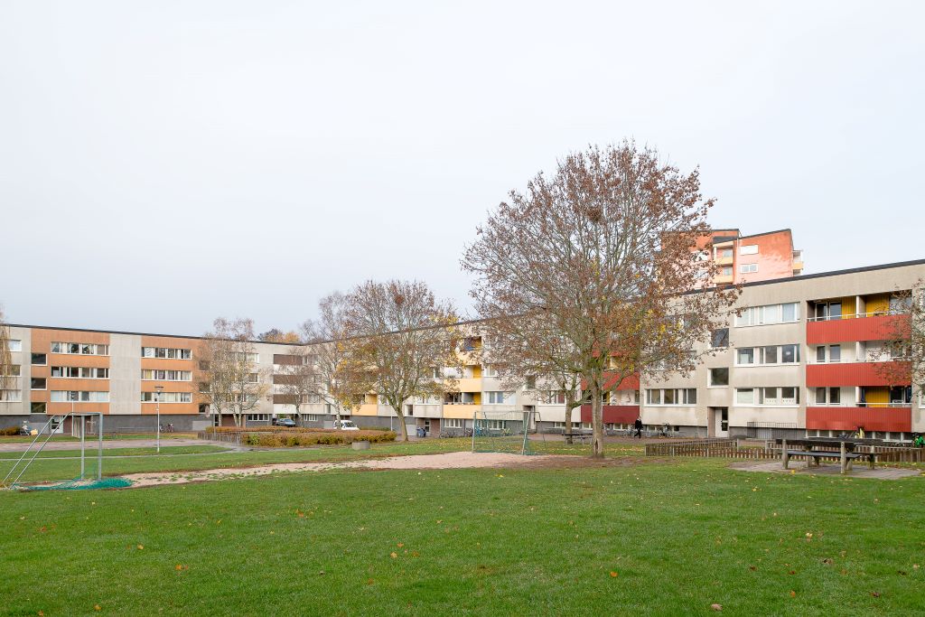 Gård på bostadshus på Tunadalsgatan i centrala Köping